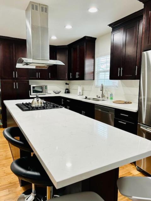Gated Contemporary 3 Bedroom - 2 Bathroom Home In South La Plus Parking Los Angeles Exteriör bild