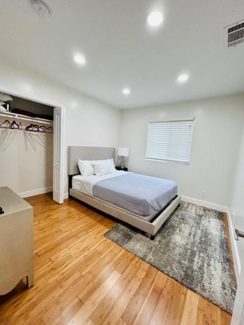Gated Contemporary 3 Bedroom - 2 Bathroom Home In South La Plus Parking Los Angeles Exteriör bild
